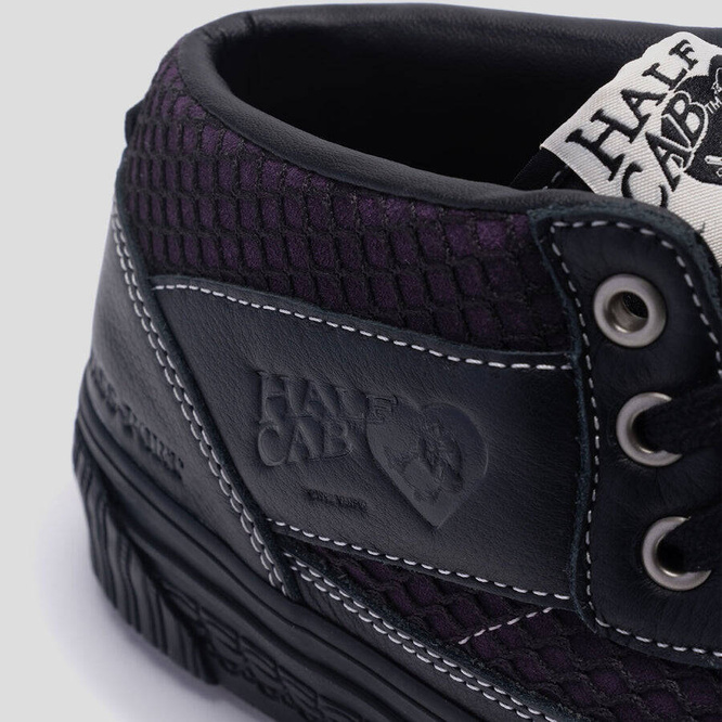 Vans Skate Half Cab x Pass-Port  (Black/Purple)