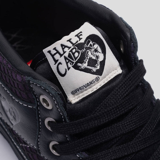 buty Vans Skate Half Cab x Pass-Port  (Black/Purple)