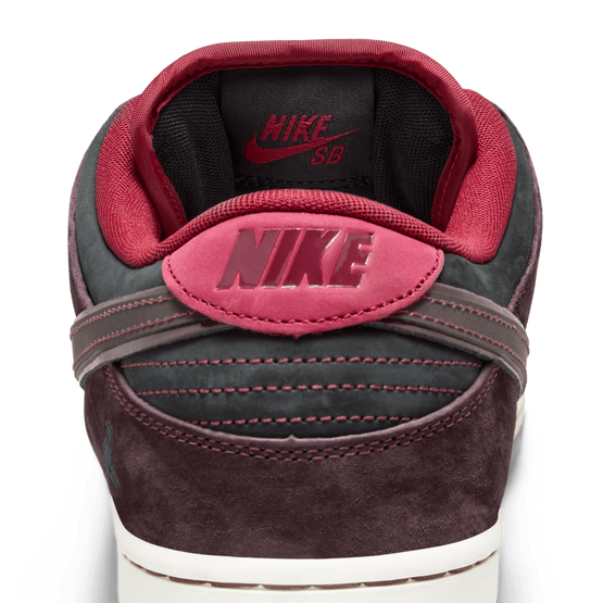 Buty Nike SB Dunk Low Riot Skateshop