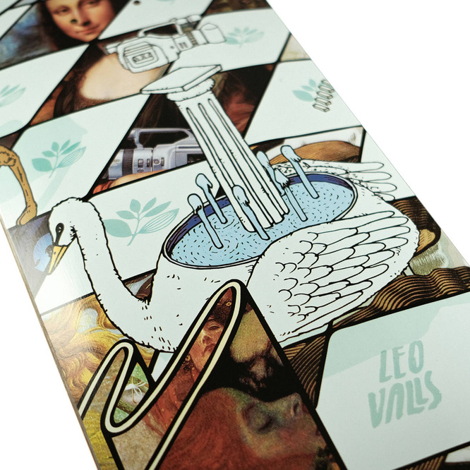 Magenta Leo Valls museum board 