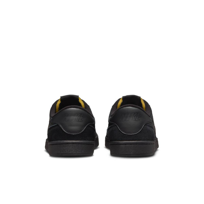 Nike sb fc classic