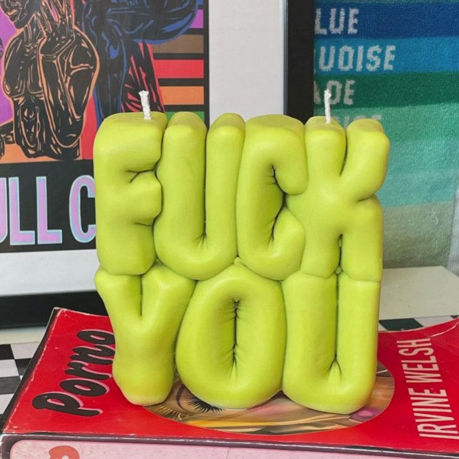 świeczka Wavey Casa Fuck You candle green