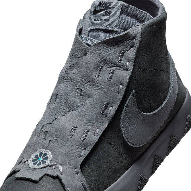 Nike SB Zoom Blazer Mid QS