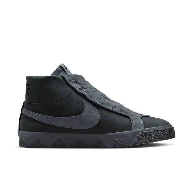 Nike SB Zoom Blazer Mid QS