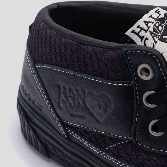 buty Vans Skate Half Cab x Pass-Port  (Black/Purple)