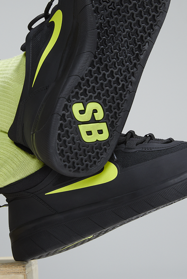 Nike SB Nyjah Free 2.0 BLACK/CYBER-BLACK-BLACK