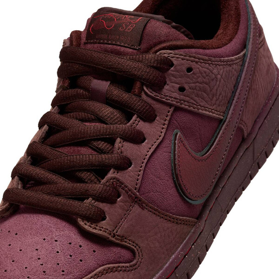 Nike SB Dunk Low City Of Love Burgundy Crush