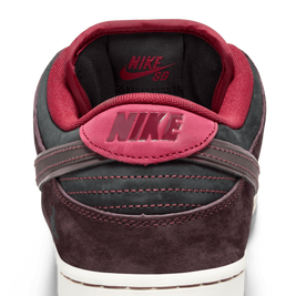 Nike SB Dunk Low Riot Skateshop