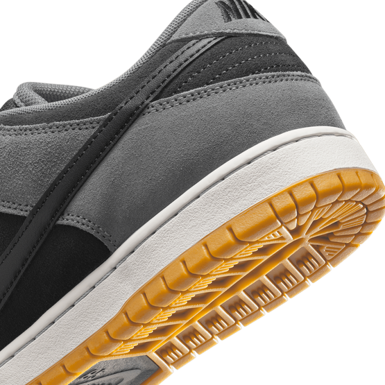 Nike SB Dunk Low Dark Smoke Grey