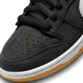 Nike SB Dunk Low Black Gum