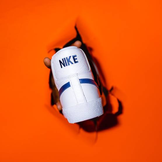 buty Nike SB BLAZER MID ORANGE LABEL ISO - WHITE / NAVY